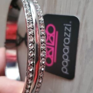 🌹#47 Paparazzi silver bangle bracelet with rhinestones